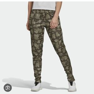 NWOT Adidas camo pants women SZ XS